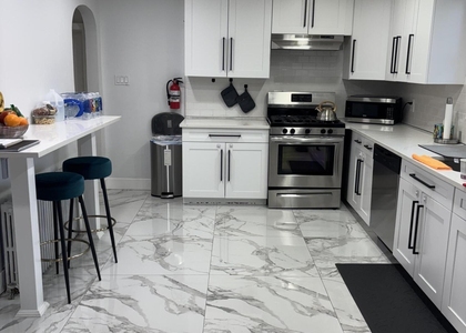 295 Roosevelt Avenue - Photo 1