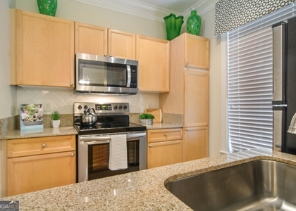 100 Ladson Court - Photo 1