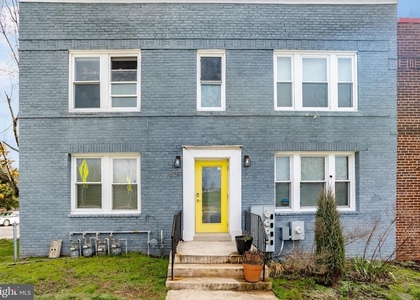 1659 Holbrook Street Ne - Photo 1
