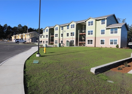 900 N Oak Harbor St - Photo 1