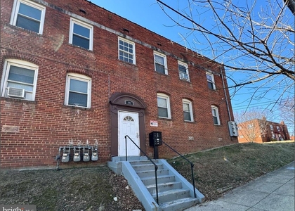 101 Wayne Place Se - Photo 1