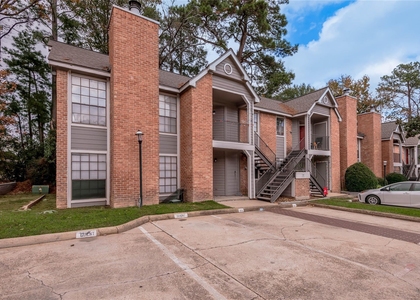 2402 Sycamore Avenue - Photo 1