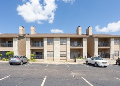 400 E Pearl - Photo 1