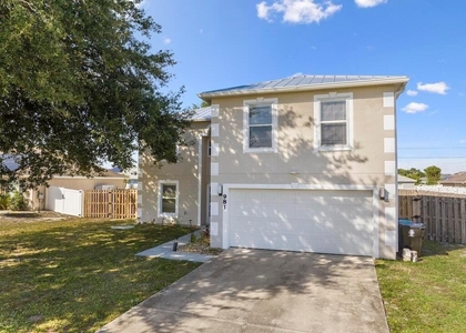 981 Sw Mcelroy Avenue - Photo 1