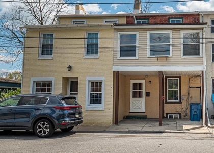521 Maple Avenue - Photo 1