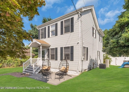 373 W Park Avenue - Photo 1