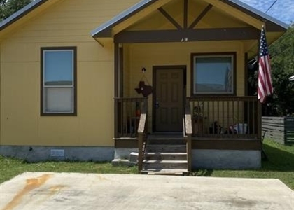 1013 Fir Ln - Photo 1