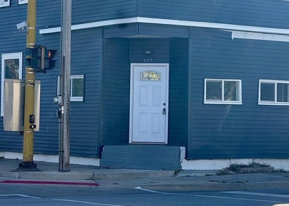 627 1/2 N Division Street - Photo 1