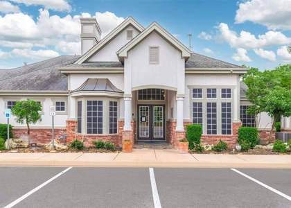 400 E Cypress Creek Rd - Photo 1