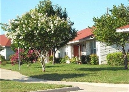 300 E 3rd Street - Photo 1