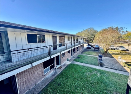 2201 N Grand Boulevard - Photo 1