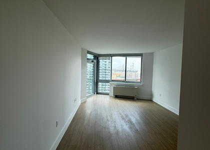 Center Boulevard - Photo 1
