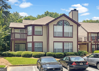 901 Wentworth Court - Photo 1
