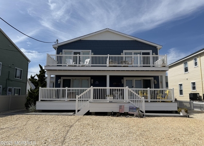 1109 N Ocean Avenue - Photo 1