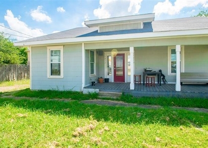 1017 Collier Street - Photo 1