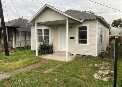 8213 E Erath Street - Photo 1