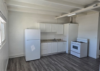 1911 Princeton Street - Photo 1