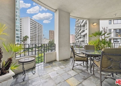 10351 Wilshire Boulevard - Photo 1