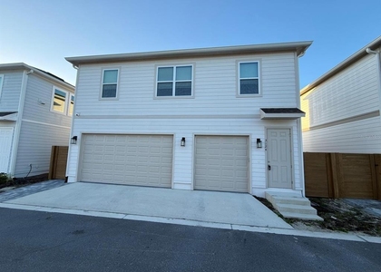 3124 Voyager Avenue - Photo 1