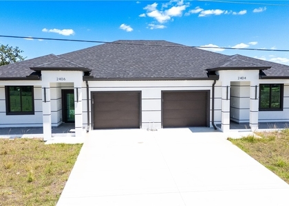 2404/2406 Crawford Avenue N - Photo 1