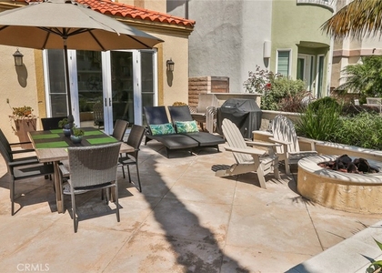 215 6th Street - Photo 1