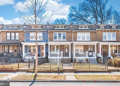 1805 Potomac Avenue Se - Photo 1