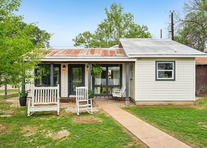 801 1/2 Bishop St - Photo 1