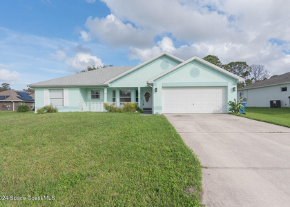 721 Taluga Avenue Se - Photo 1