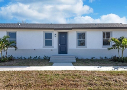 260 Rotonda Boulevard - Photo 1