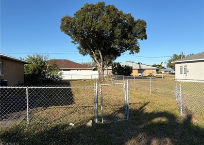 3608 Sw 7th Place - Photo 1
