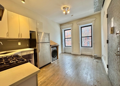 364 Bainbridge Street - Photo 1