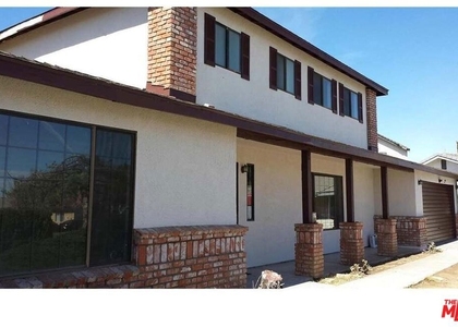 12780 Amberwood Lane - Photo 1