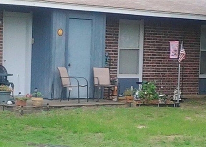 700 W Broad Street - Photo 1
