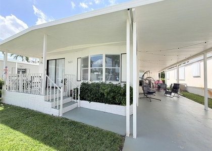 5221 Sw 25th Avenue - Photo 1