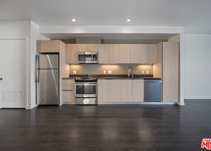 5800 Harold Way - Photo 1