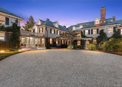 94 Quogue Street - Photo 1