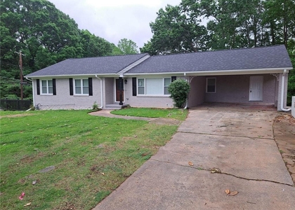 700 Lynn Circle Sw - Photo 1