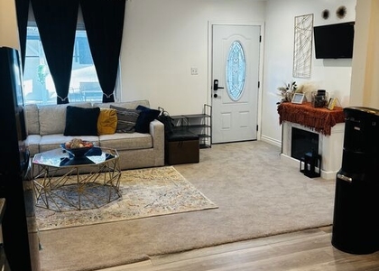 1377 Sultana - Photo 1