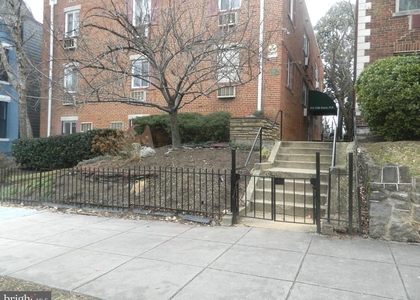 513 12th Street Ne - Photo 1