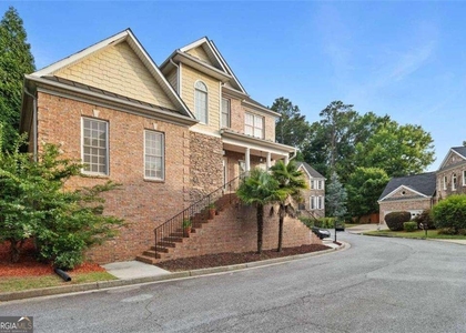 1711 Summit Glen Lane Ne - Photo 1
