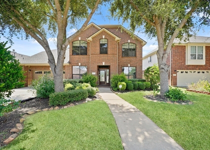 714 Coggins Point Way - Photo 1