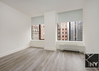 Hanover Square - Photo 1
