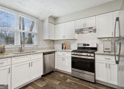 7600 Roswell Road - Photo 1