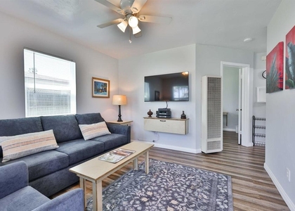 520 Delaware - Photo 1