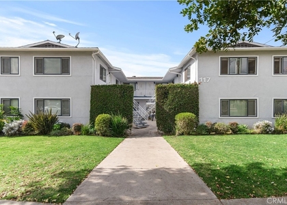 117 S Ivy Avenue - Photo 1