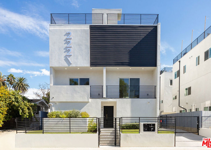 222 N Coronado Street - Photo 1