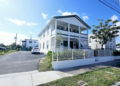 914 10th Street - Photo 1