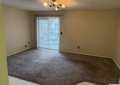 540 Holly - Photo 1