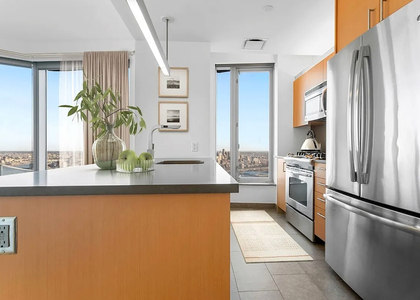 Spruce Street - Photo 1