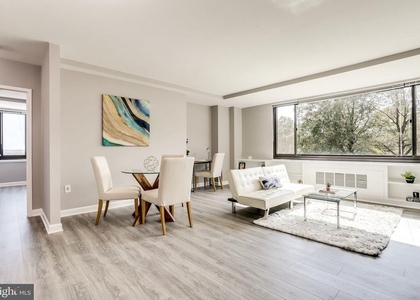 1011 Arlington Boulevard - Photo 1
